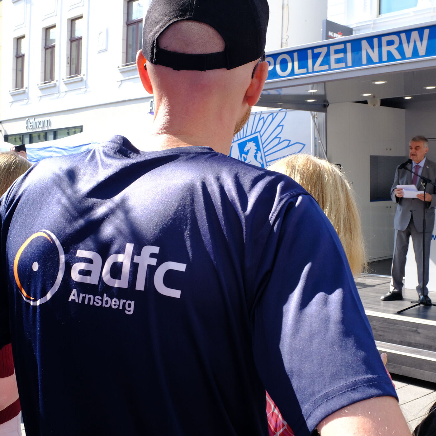 2026_05_30_SicherimStrassenverkehr_Arnsberg_ADFC-NRW Herbert Reul ist in Arnsberg Neheim zu Gast. Thema ist die Radverkehrssicherheit.