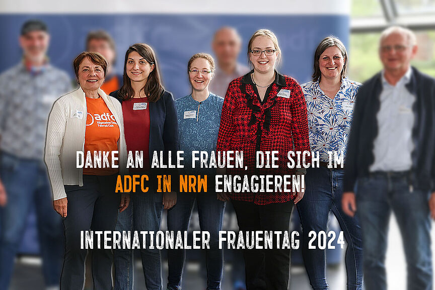 Unsere fünf Frauen im Landesvorstand des ADFC NRW: Martina Kocik, Rebecca Heinz, Anna Limbach, Susanne Niemann und Verena Reuter (v.l.n.r.) Unsere fünf Frauen im Landesvorstand des ADFC NRW: Martina Kocik, Rebecca Heinz, Anna Limbach, Susanne Niemann und Verena Reuter (v.l.n.r.)