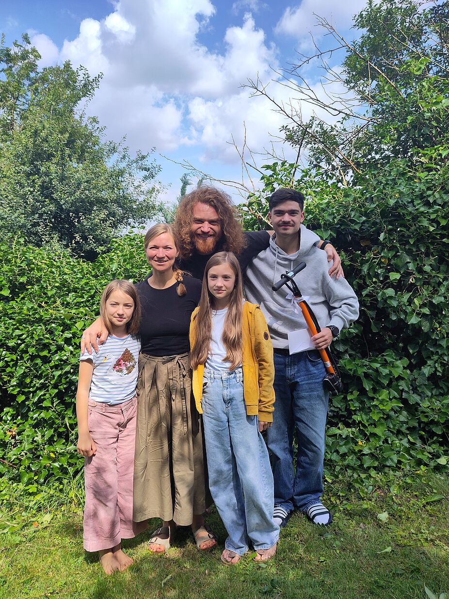 60.000_Mitglied__Wuppertal__ADFC_NRW__12 Glückwunsch zur Mitgliedschaft im ADFC. Familie Tesche ist das 60.000 Mitglied im ADFC NRW. (vlnr. Ava, Elena, Orell, Edda und Titus Tesche.)