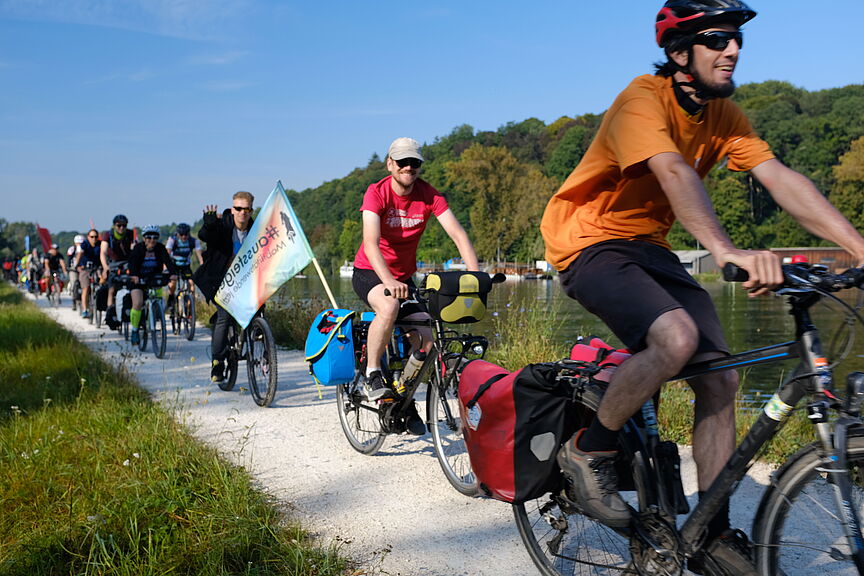 Fahrradtour am Fluss