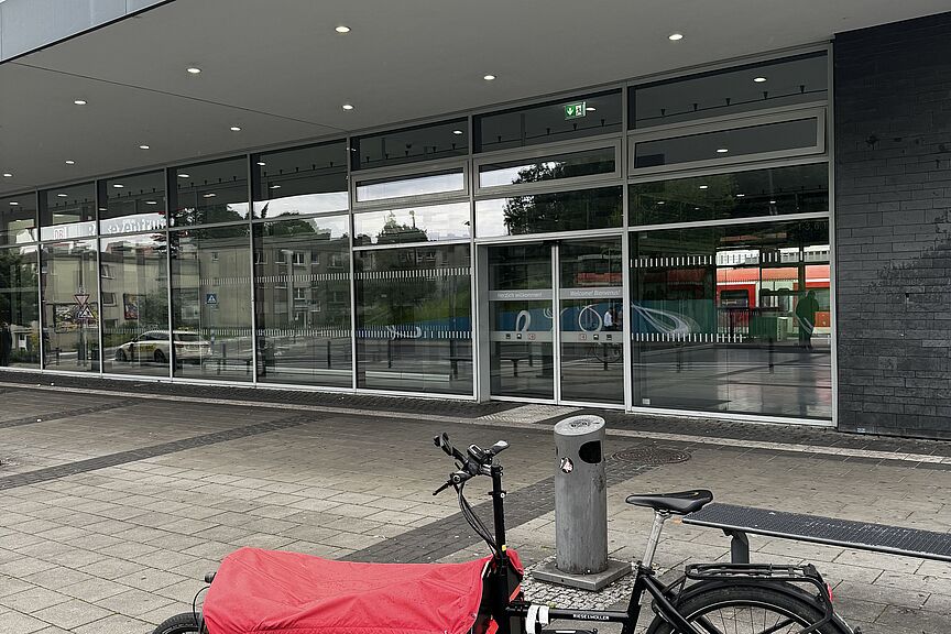 ERFTIE vor dem Bahnhof Horrem ERFTIE vor dem Bahnhof Horrem